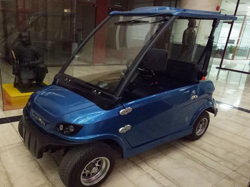 2座半封閉式高爾夫球車