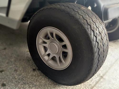高爾夫球車輪胎
