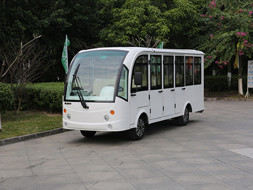 17座封閉觀光車
