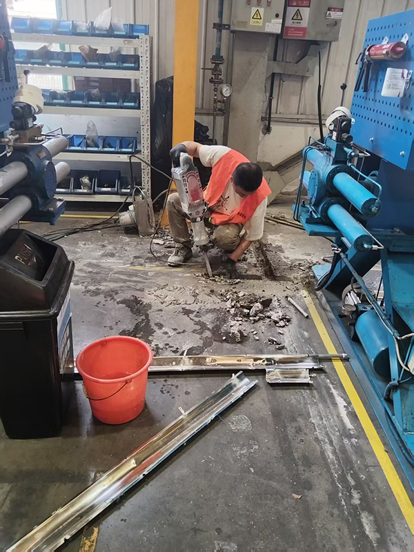 蘇州日立壓縮機設(shè)備電源鋪設(shè)